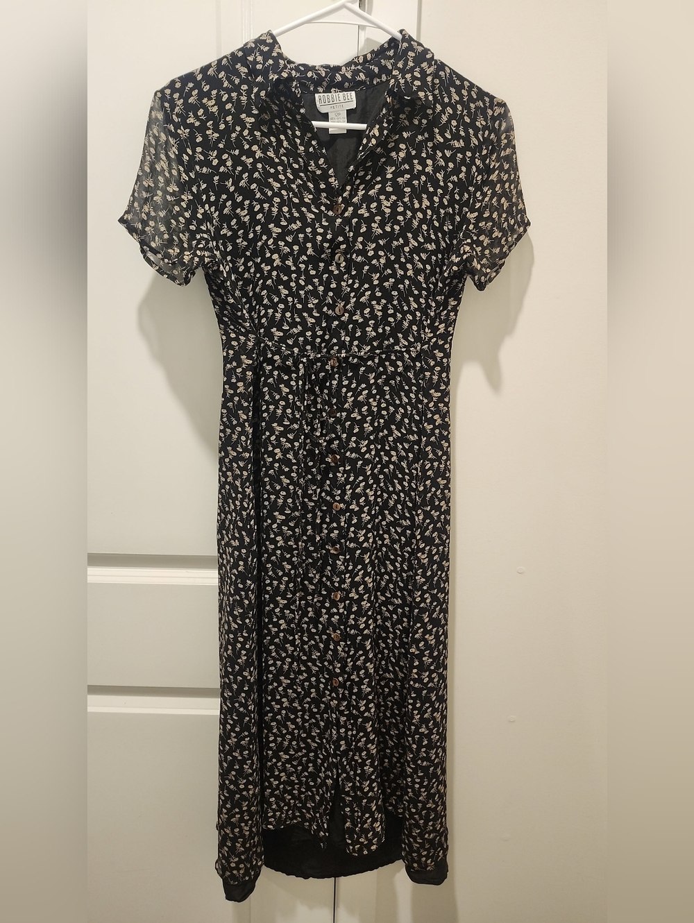 Robbie Bee Vintage Black Floral Button-Front Dress with Cream Floral Print